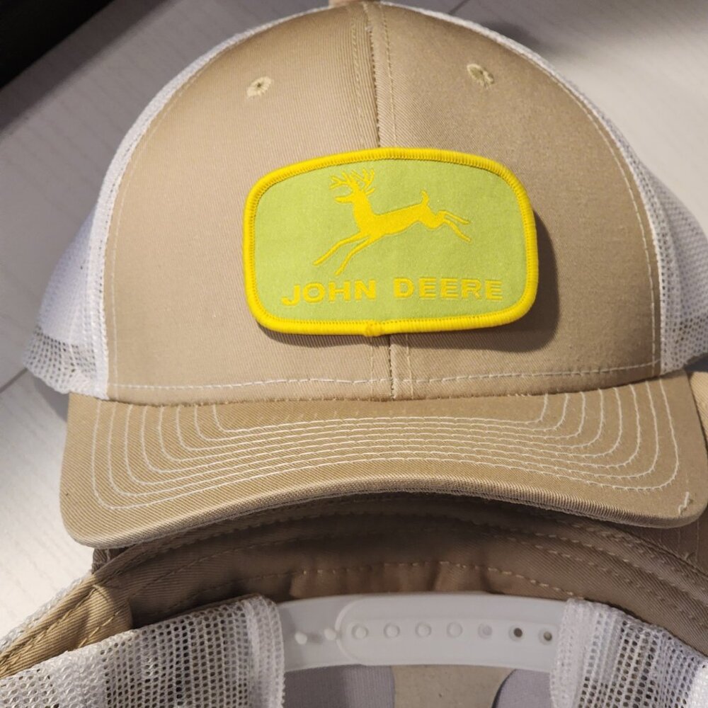 John Deere Khaki/White Mesh Snapback Trucker Hat - Picture 2 of 3